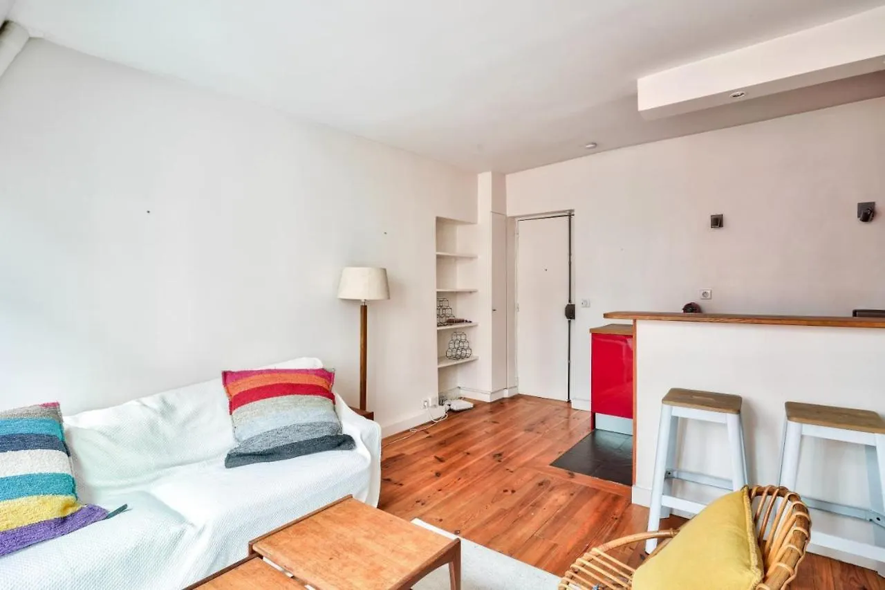 Charming Apartment For 2 People - Paris 11